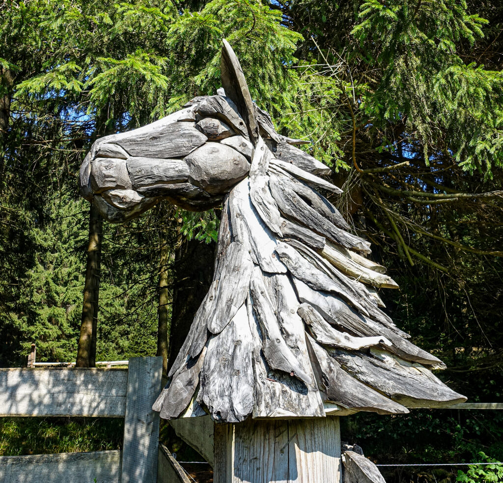 Holzpferdekopf