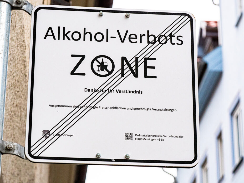 Schild: Alkohol-Verbots Zone