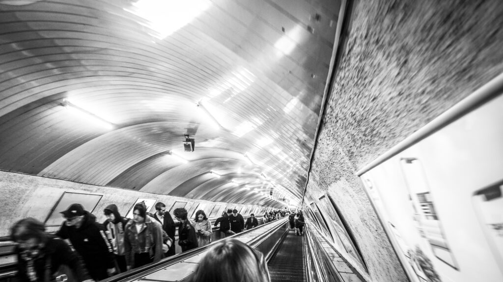 Metro Rolltreppe sw-Foto