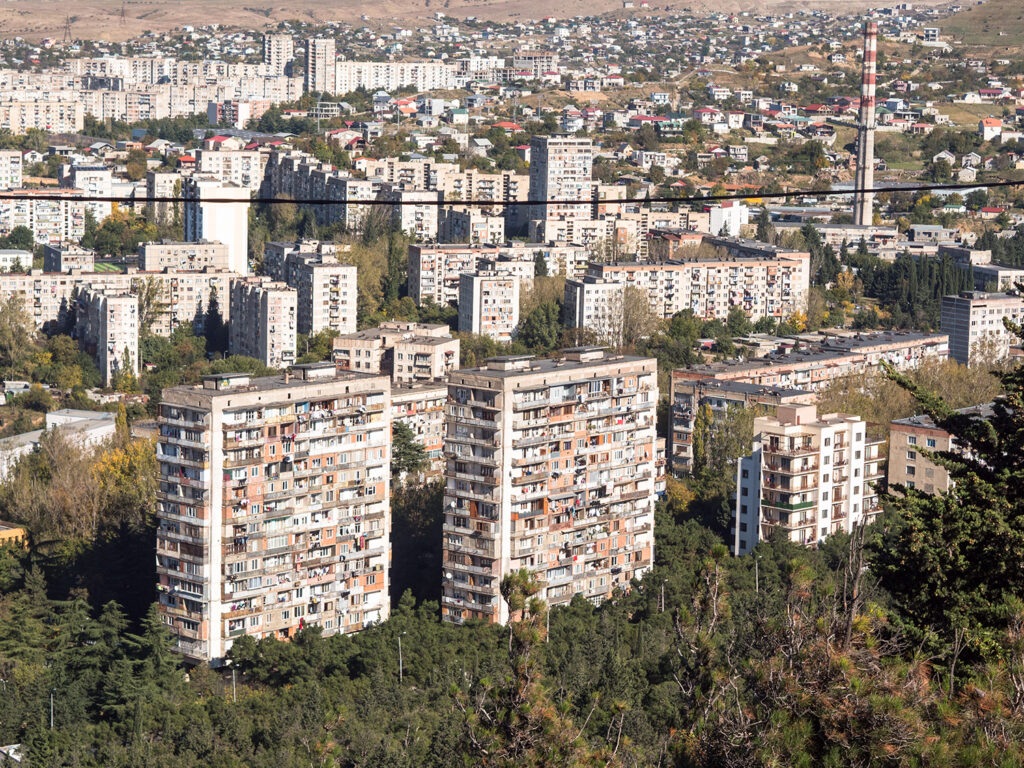 Wohnsiedlung mit Plattenbauten