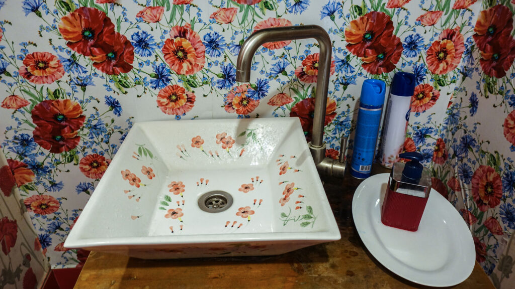 florales Waschbecken