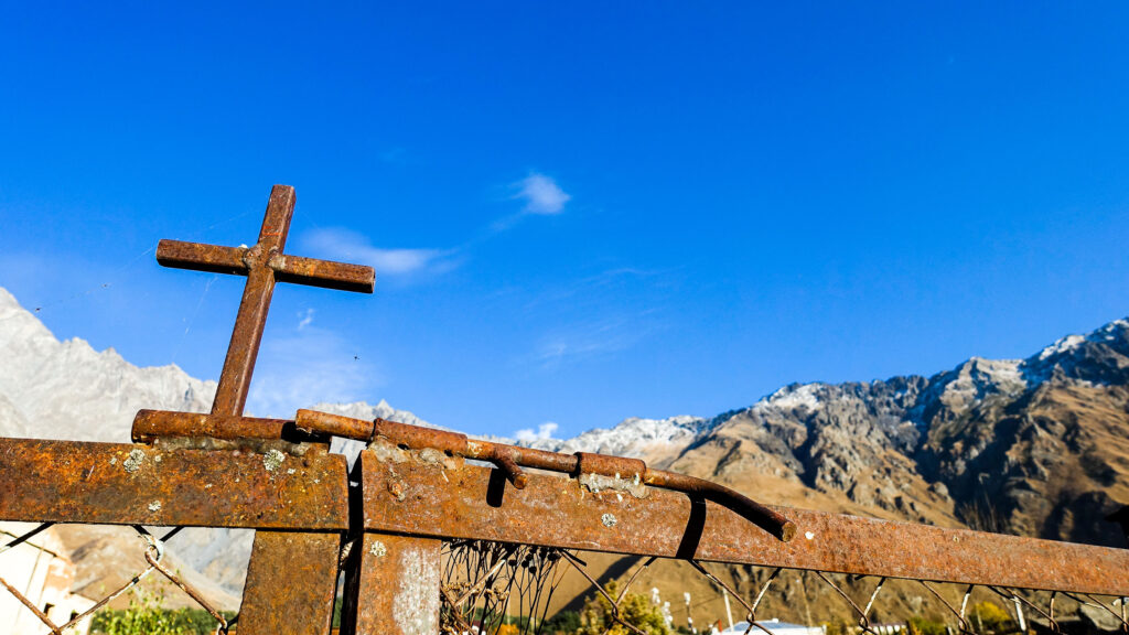 Tor mit Kreuz