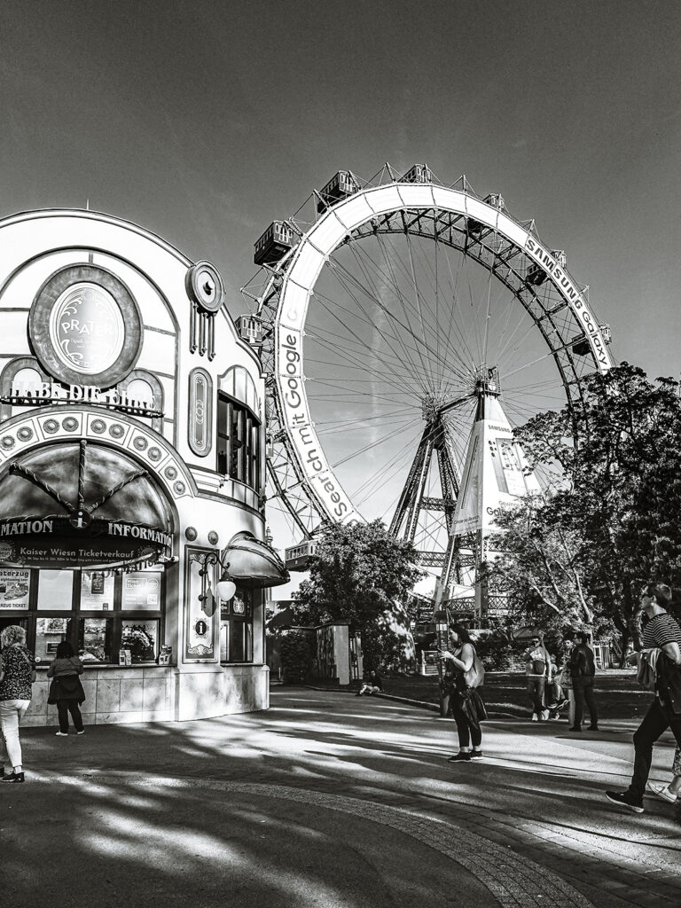 Vergnügungspark - schwarzweiß Foto