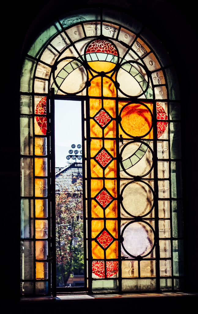 buntes Kirchenfenster