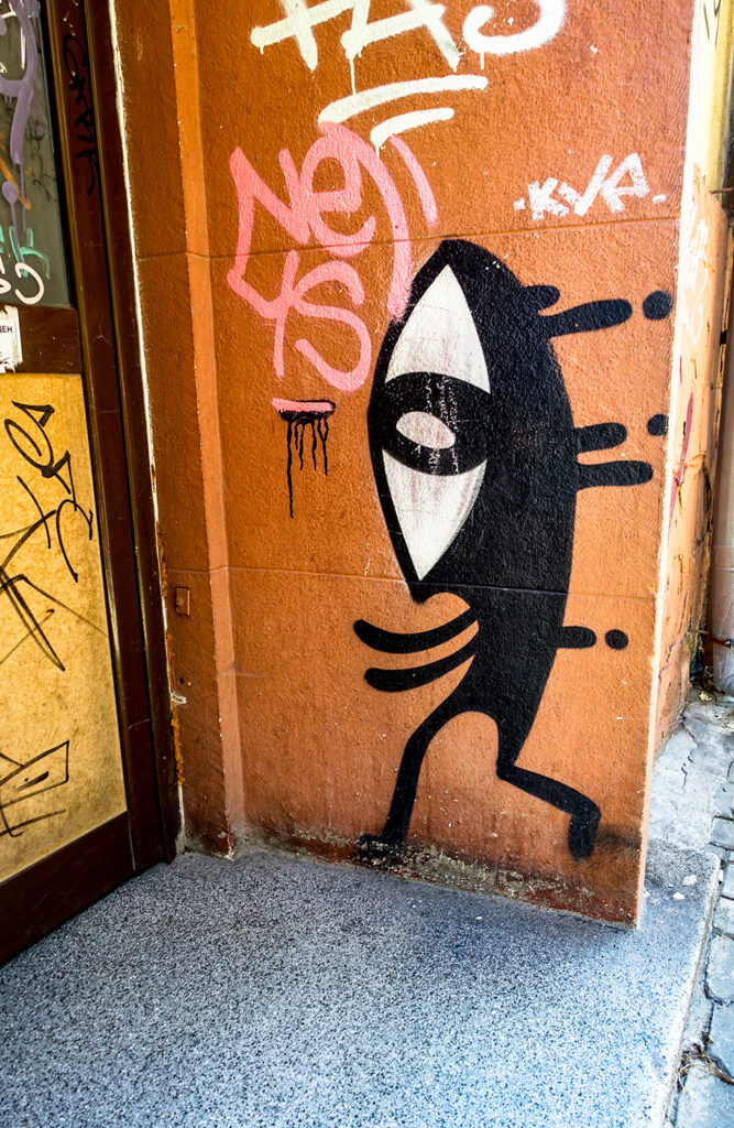 Streetart: laufendes Auge