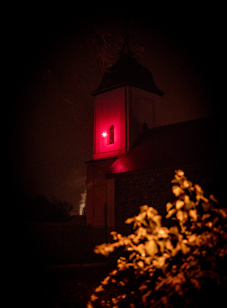 Kirche bei Nacht