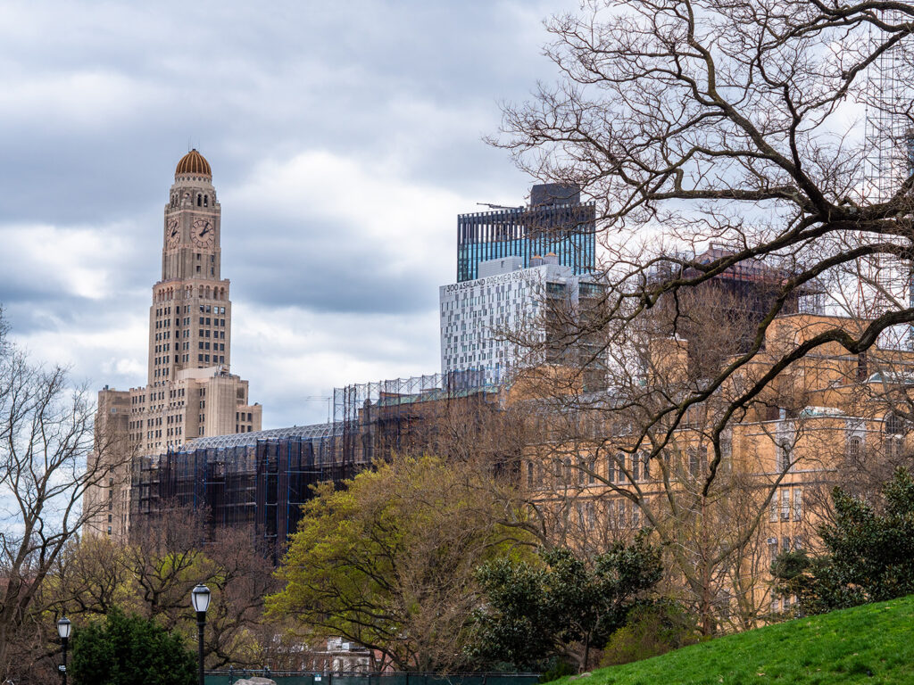 Blick auf Hochhäuser
