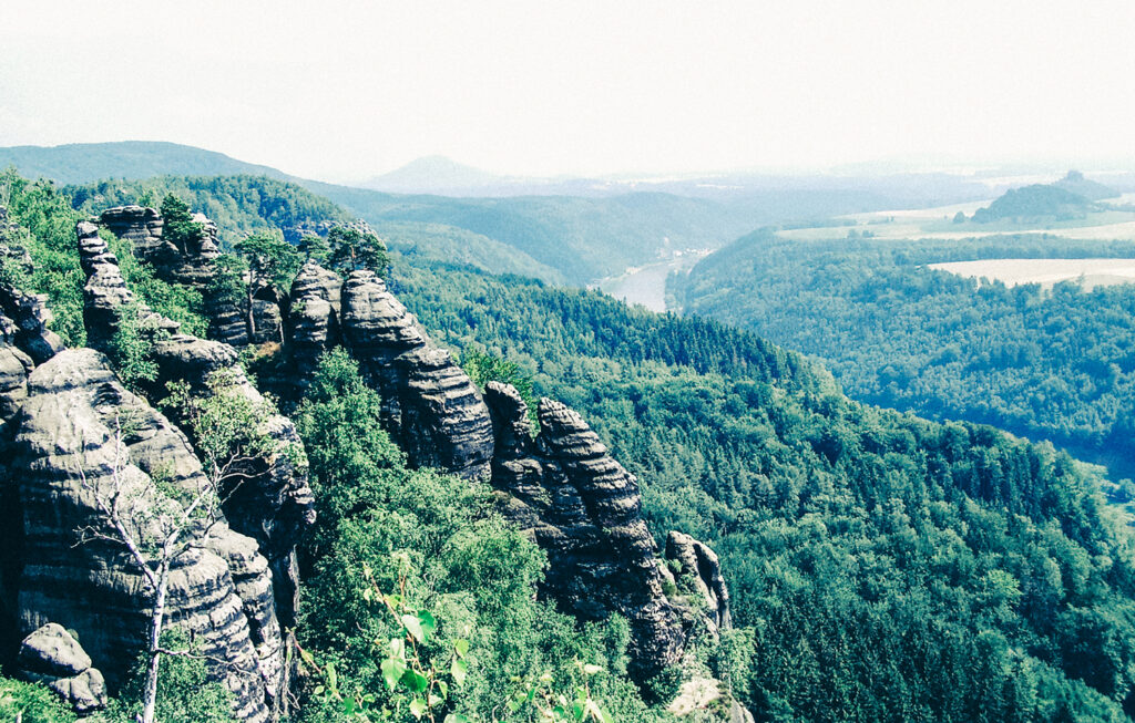 Felsenlandschaft mit Fluss